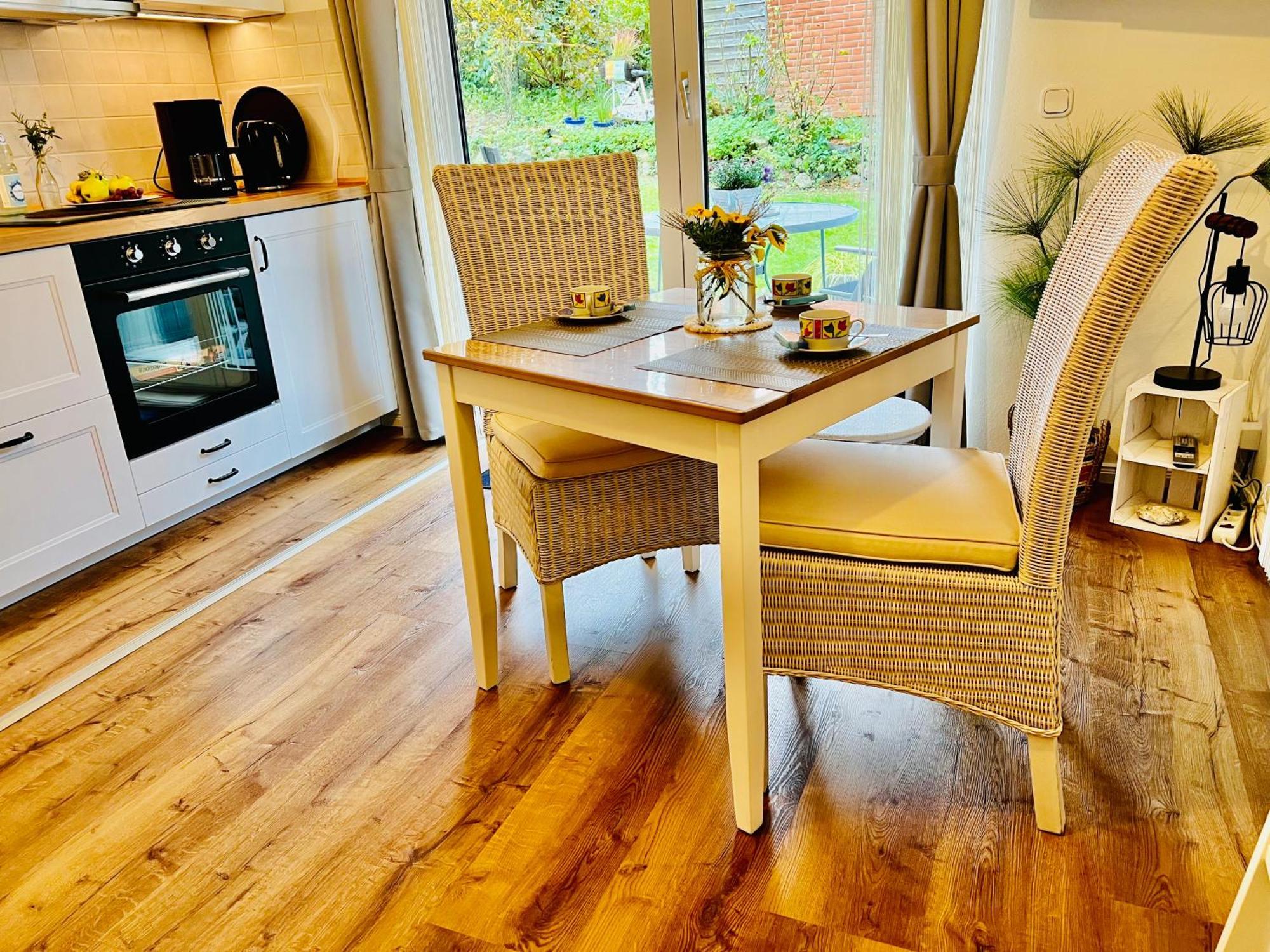 Seelund - Meeresrauschen Lauschen - Ruhiges Sonniges Apartment Mit Garten Und Terrasse Nahe Strand Und Ostsee Schönhagen 外观 照片